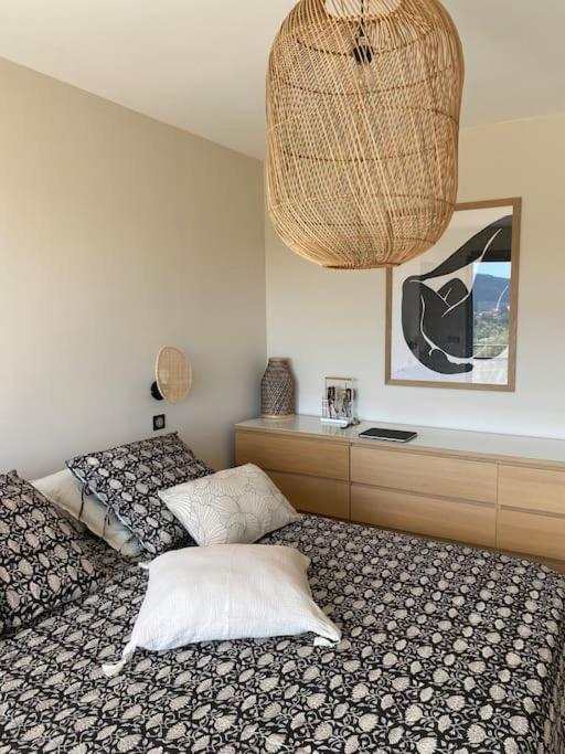 Belle Maison Contemporaine Ampus Exteriér fotografie