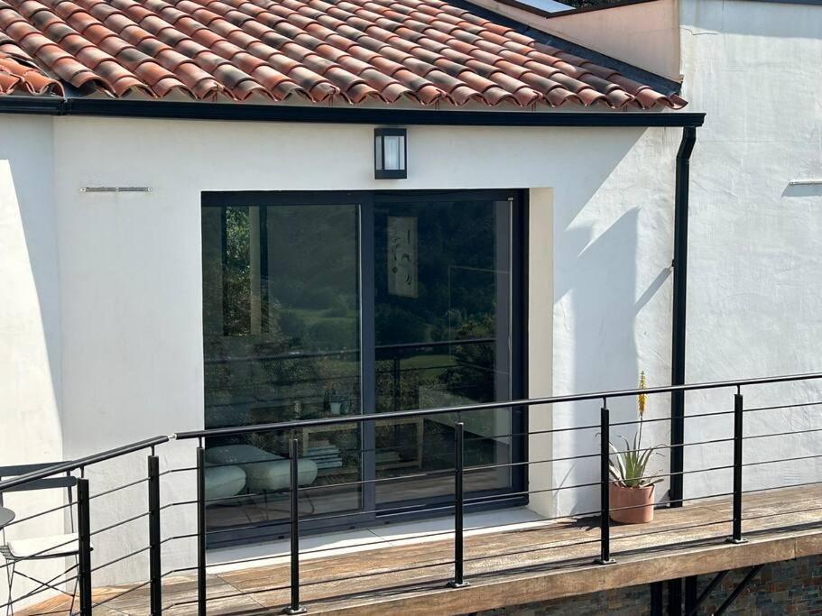 Belle Maison Contemporaine Ampus Exteriér fotografie